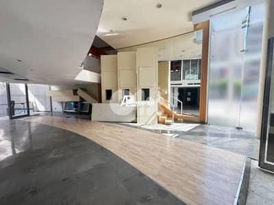 2 Floors - 180 Sqm Shop For Rent in Achrafieh