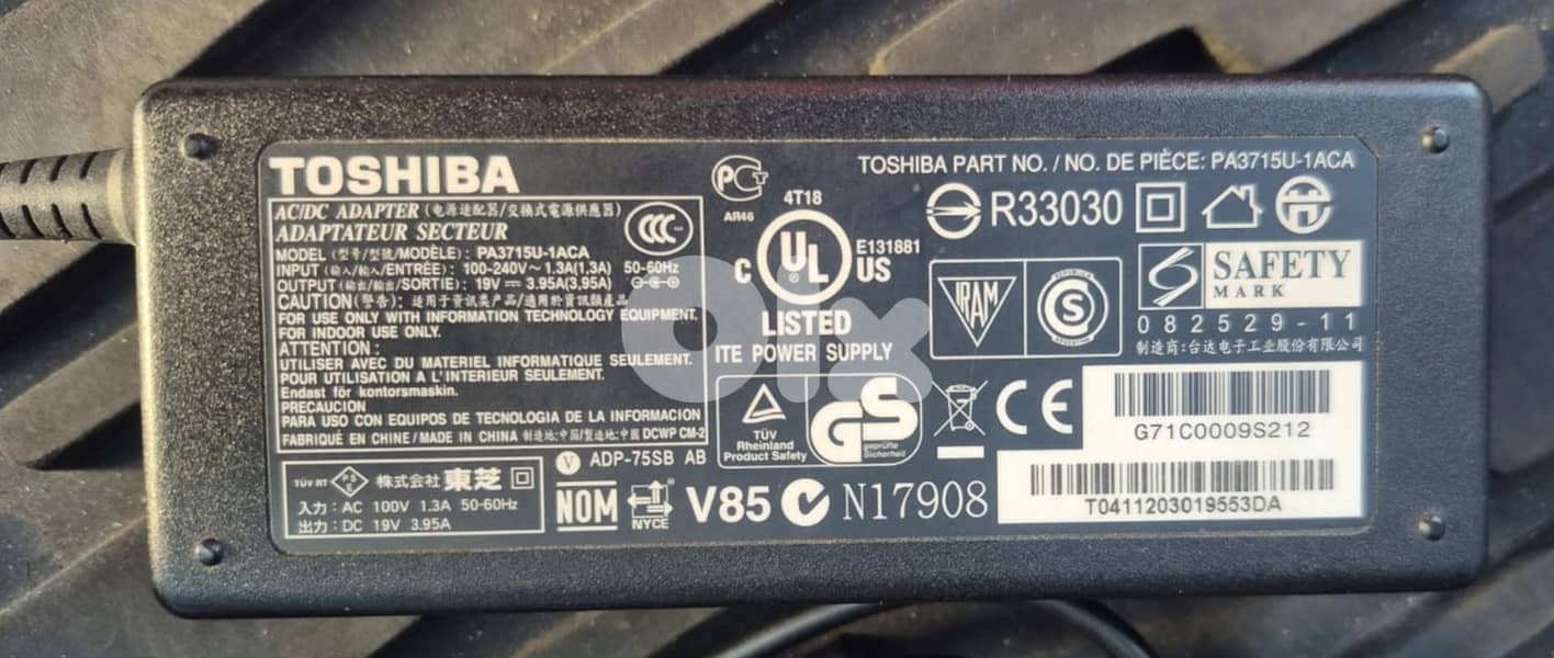 Toshiba AC adapter 0