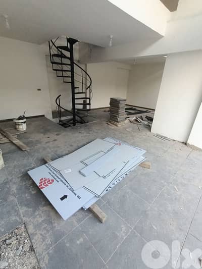 300sqm shop for rent in zalka