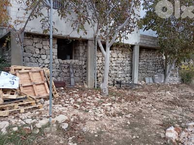 GMB211SZ - Land For Sale with an Old Houses in Mechmech - أرض للبيع