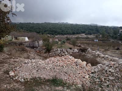 GMB211SZ - Land For Sale with an Old Houses in Mechmech - أرض للبيع