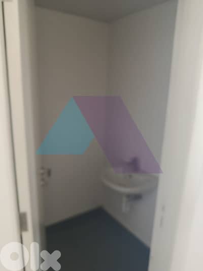 75m2 office 4sale in Ain el remaneh - مكتب للبيع في عين الرمانة
