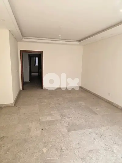 شقة ١٣٠م للبيع في برج ابي حيدر