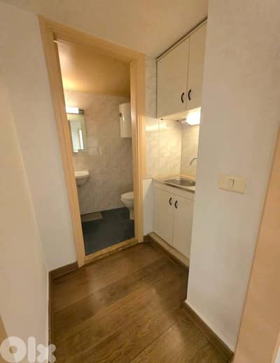 100 Sqm Office For Rent In Downtown مكتب للاجار في بيروت