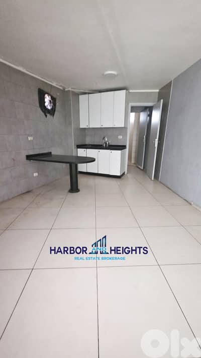 Shop for Rent in Dekwaneh - محل للإيجار في الدكوانة