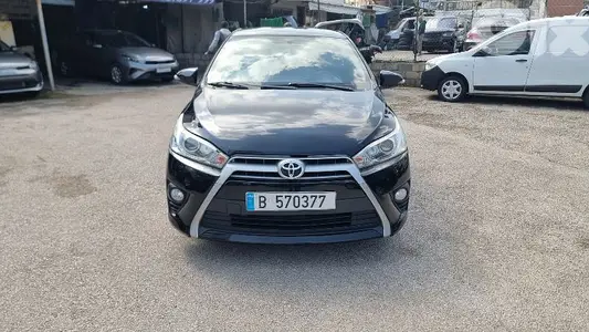 Toyota Yaris 1.5 2015 company source hatchback