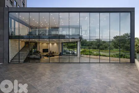 Showroom For Rent in Prime Horch Tabet معرض للإيجار في موقع متميز