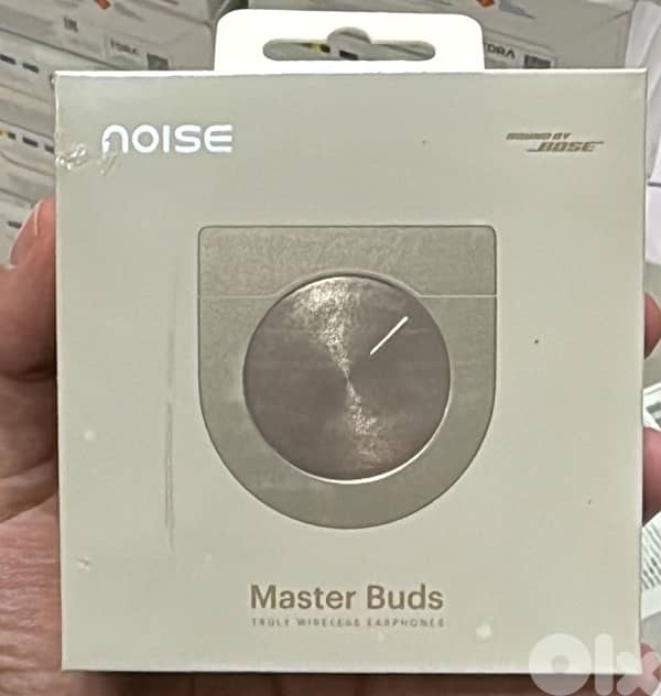 Bose Noise Master Buds Titanium 0