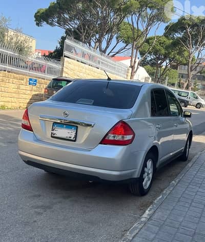 Nissan Tiida 2011