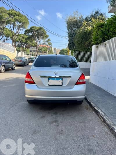 Nissan Tiida 2011