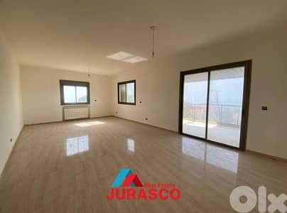apartment for sale in ballouneh 200m / شقة للبيع بلونة ٢٠٠ متر