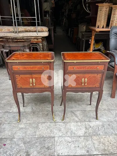 frensh commode table كومود طاولة عدد ٢ شغل فرنسي تنزيل برونز ناعم روعة