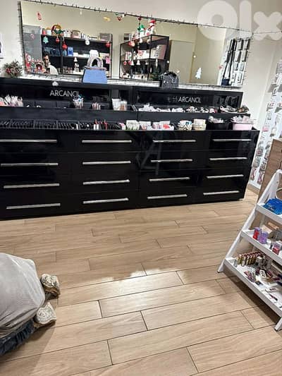 RWK129RH - Shop for rent in adonis in a prime location