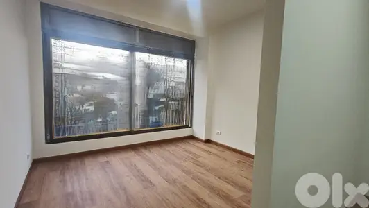 RWK135MF - Office for rent in Adonis in a prime location