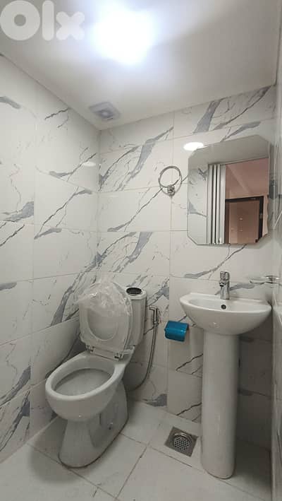 RWK136MF - Office for rent in Adonis in a prime location
