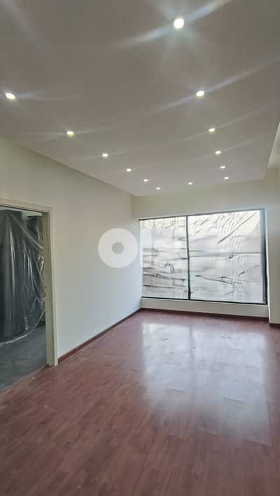 RWK137MF - Office for rent in Adonis in a prime location
