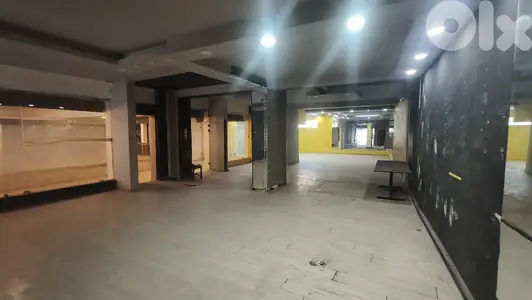 RWK139MF - Shop/Showroom for rent in Adonis in a prime location