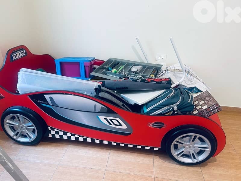 Kids racing car bed with closet 0