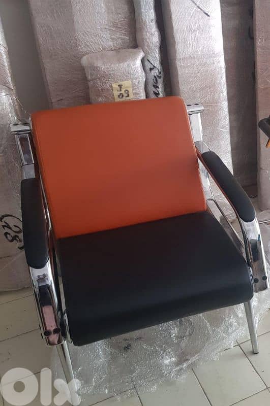 2 chairs 0