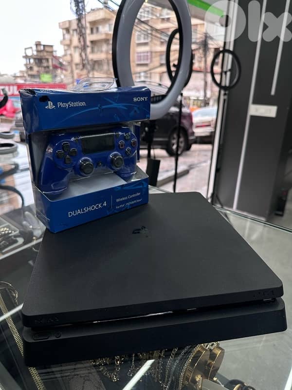 ps4 slim 1