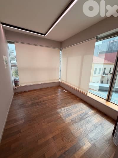 Achrafieh office main road, 360 degree view