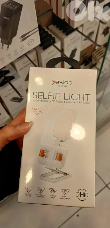 Yesido dh10 phone holder and fill light 15$