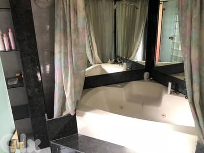 400SQ IN ADMA SUPER PRIME LOCATION SPACIOUS , AD-157