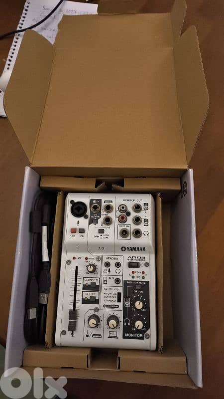 Yamaha AG03 mixing console 0