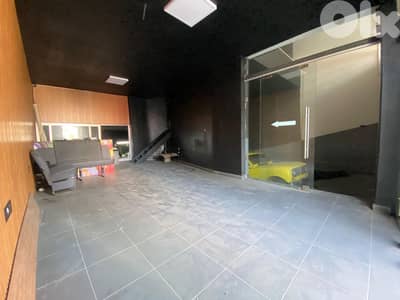 Showroom + Warehouse for Sale in Baouchriye – صالة عرض + مستودع للبيع