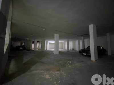 Showroom + Warehouse for Sale in Baouchriye – صالة عرض + مستودع للبيع