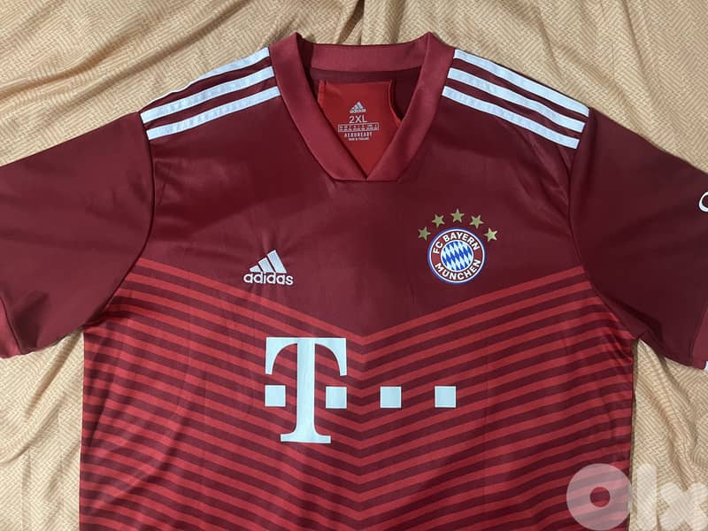 bayern Munich goretzka 8 home adidas kit 4