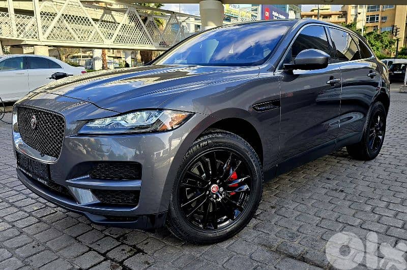 F Pace Prestige v6 clean carfax top of the line 0
