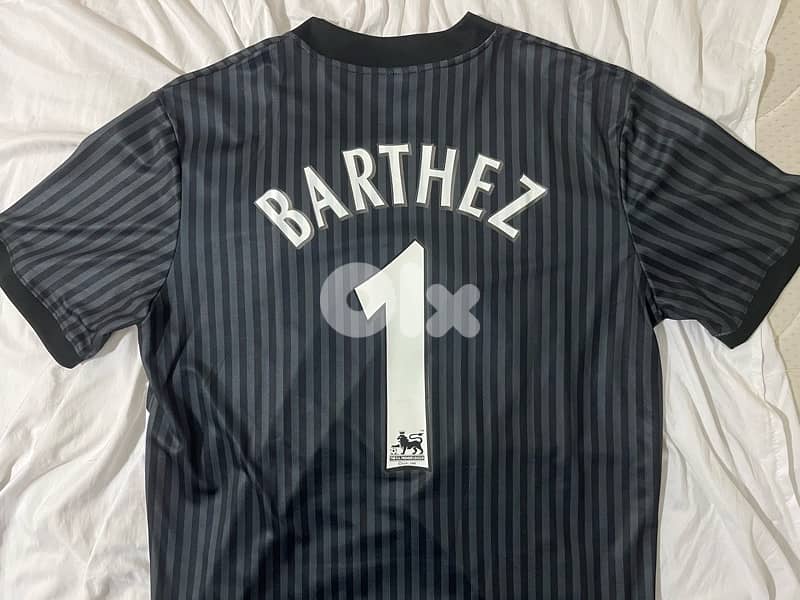 Manchester United goalkeeper Barthez adidas kit 0