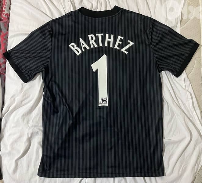 Manchester United goalkeeper Barthez adidas kit 1