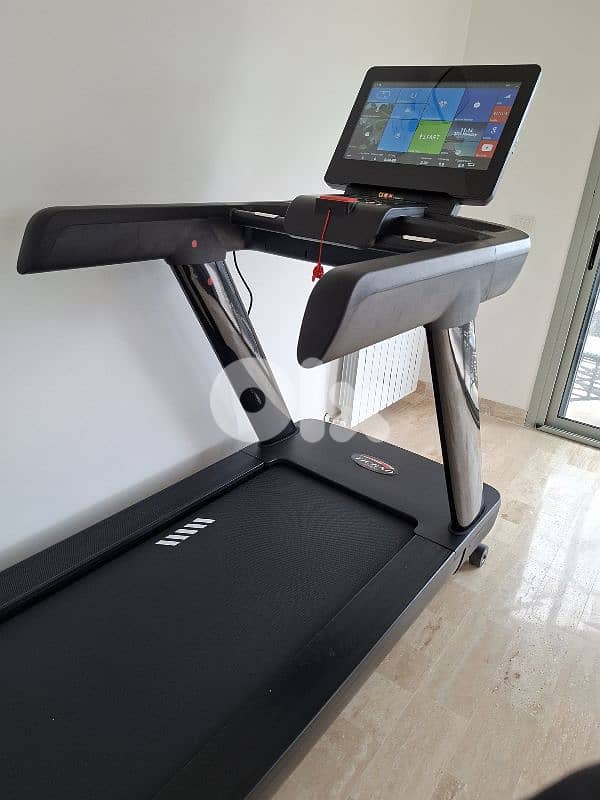 motorized treadmill (with/ TV) 2026 0