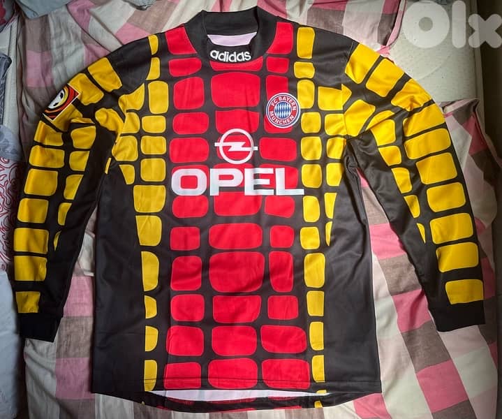 Bayern Munich goalkeeper kahn historically adidas long sleeve kit 0