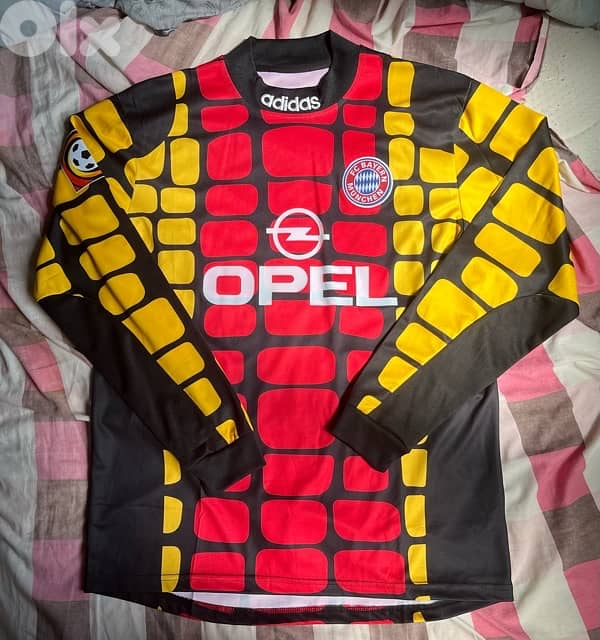 Bayern Munich goalkeeper kahn historically adidas long sleeve kit 1