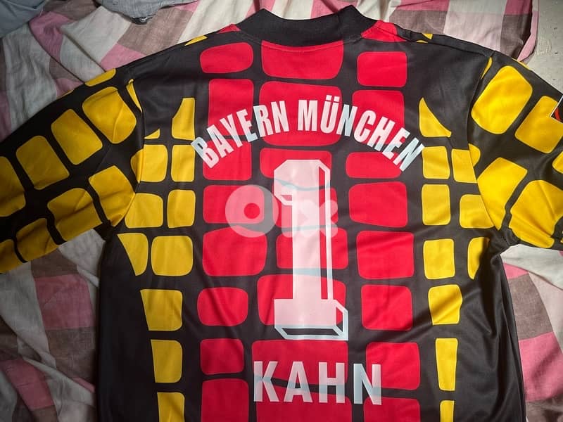 Bayern Munich goalkeeper kahn historically adidas long sleeve kit 2