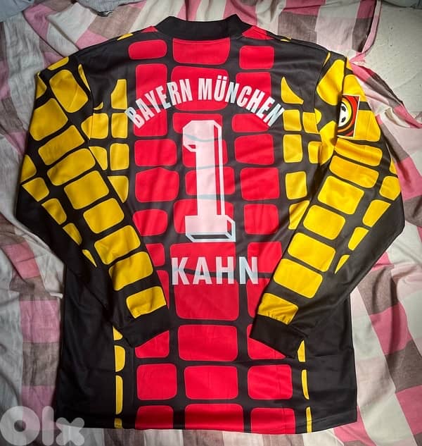 Bayern Munich goalkeeper kahn historically adidas long sleeve kit 3