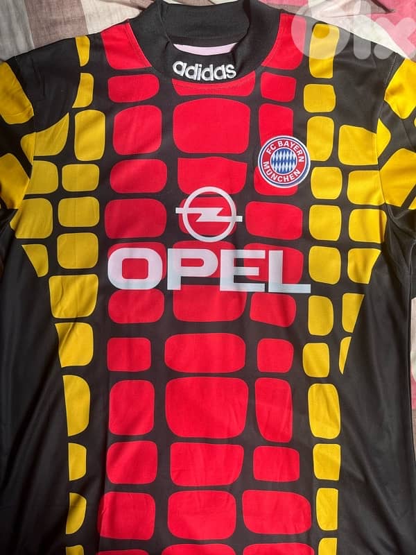 Bayern Munich goalkeeper kahn historically adidas long sleeve kit 4