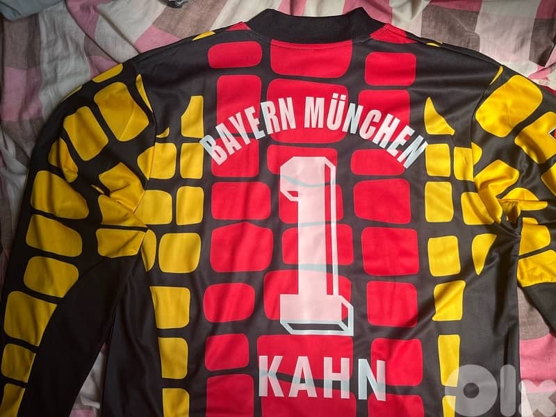 Bayern Munich goalkeeper kahn historically adidas long sleeve kit 5