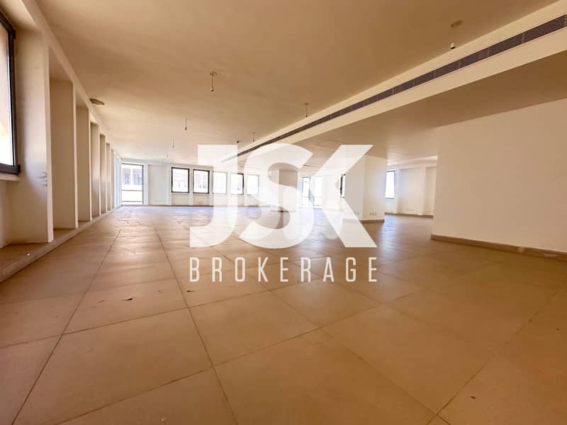 L20723 - 190 SQM Office For Rent in Downtown 0