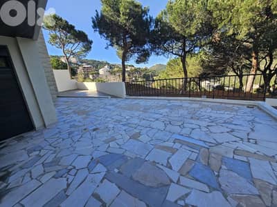 Hot Offer! Apartment with 200sqm terrace in Mar Chaaya