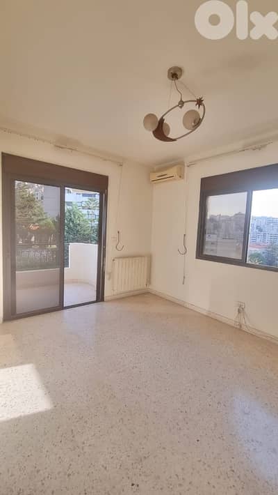GMC263MAN Apartment for rent in Dik El Mahdi - شقة للاجار في ديك المحد