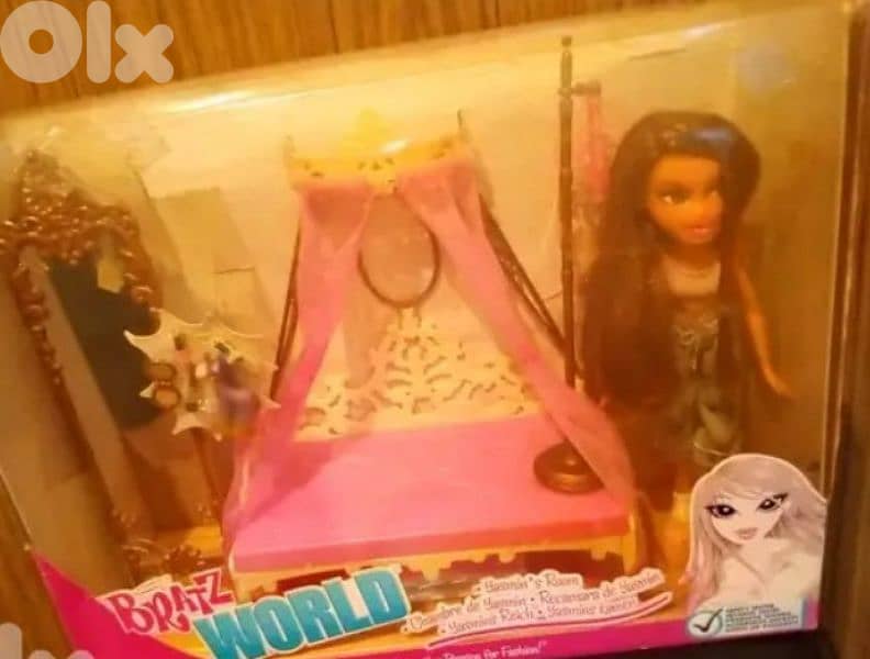 Bratz YASMIN ROOM MGA Boxed Set: CAMPFIRE great doll+Bed+Hanger+Mirror 0