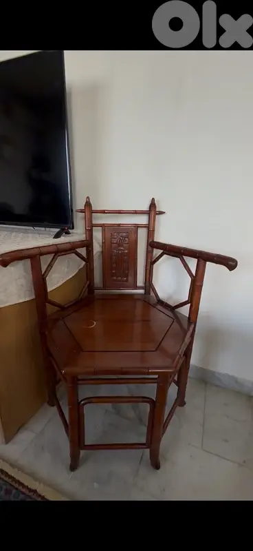 antique طقم انتيك فرنسي حفر يدوي عمرو اكتر من ٦٠ سنة  ٢ كراسي +كونسول