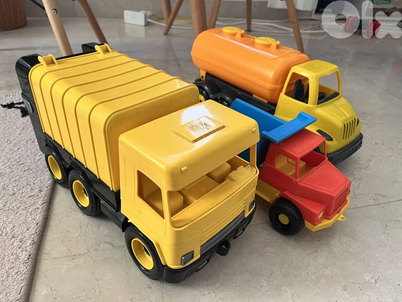 Set of 3 good quality trucks for kids 1