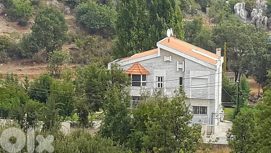 L20737 - Triplex Villa With Garden Rent in Bekaatat Achkout