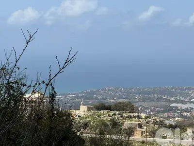 Land 1050m for sale in Breij ارض 1050م للبيع في بريج