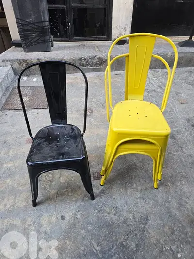 طقم كراسي حديد و طاولات